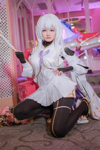 向世界展示arty亚缇cosplay八重神子的完美作品